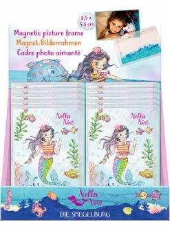 Aktion 🔥 Dekoration Die Spiegelburg Magnet-Bilderrahmen Nella Nixe (ca. 9x6x1,5 Cm) Günstig Kaufen 🎁 9 Aktion 🔥 Dekoration Die Spiegelburg Magnet-Bilderrahmen Nella Nixe (ca. 9x6x1,5 Cm) Günstig Kaufen 🎁 -Die-Spiegelburg Store die spiegelburg magnet bilderrahmen nella nixe ca 9x6x1 5 cm 3